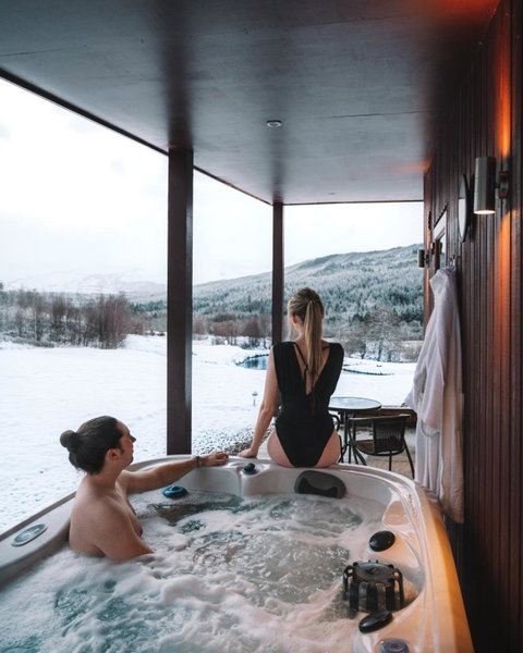 Frances' Sketch Pad with Hot Tub, Fort William, United Kingdom