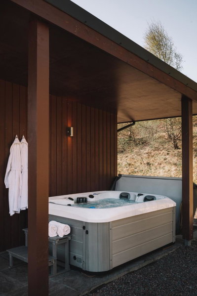 Frances' Sketch Pad with Hot Tub, Fort William, United Kingdom