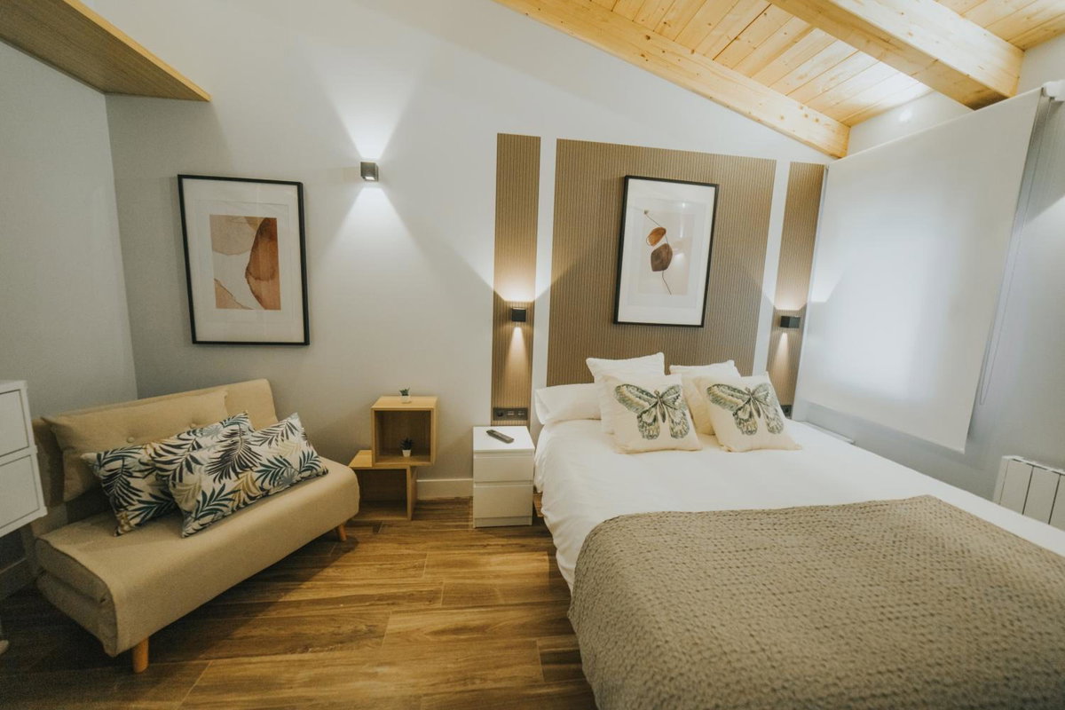 Apartamentos MK77 León - Palomera, Spain