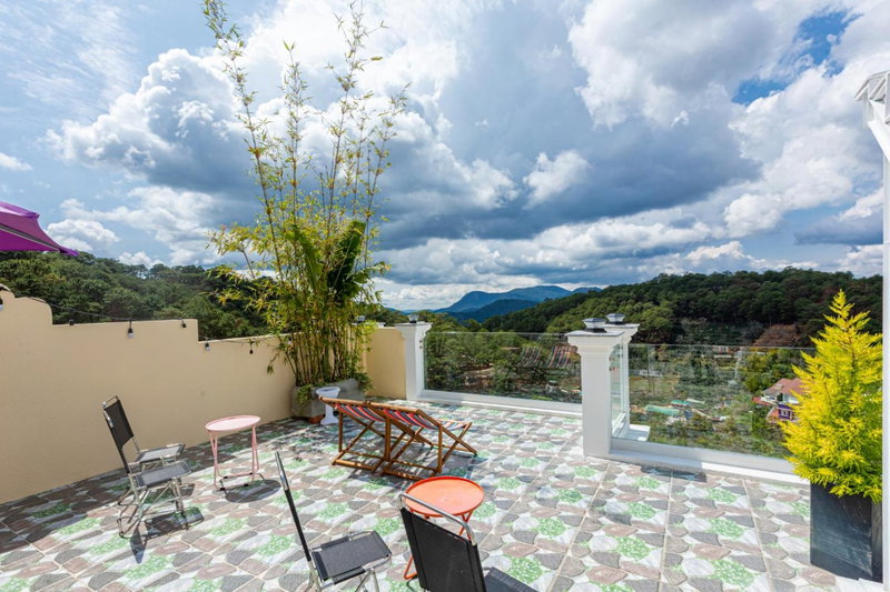 Shin Village Hotel, Trại-Hầm, Vietnam