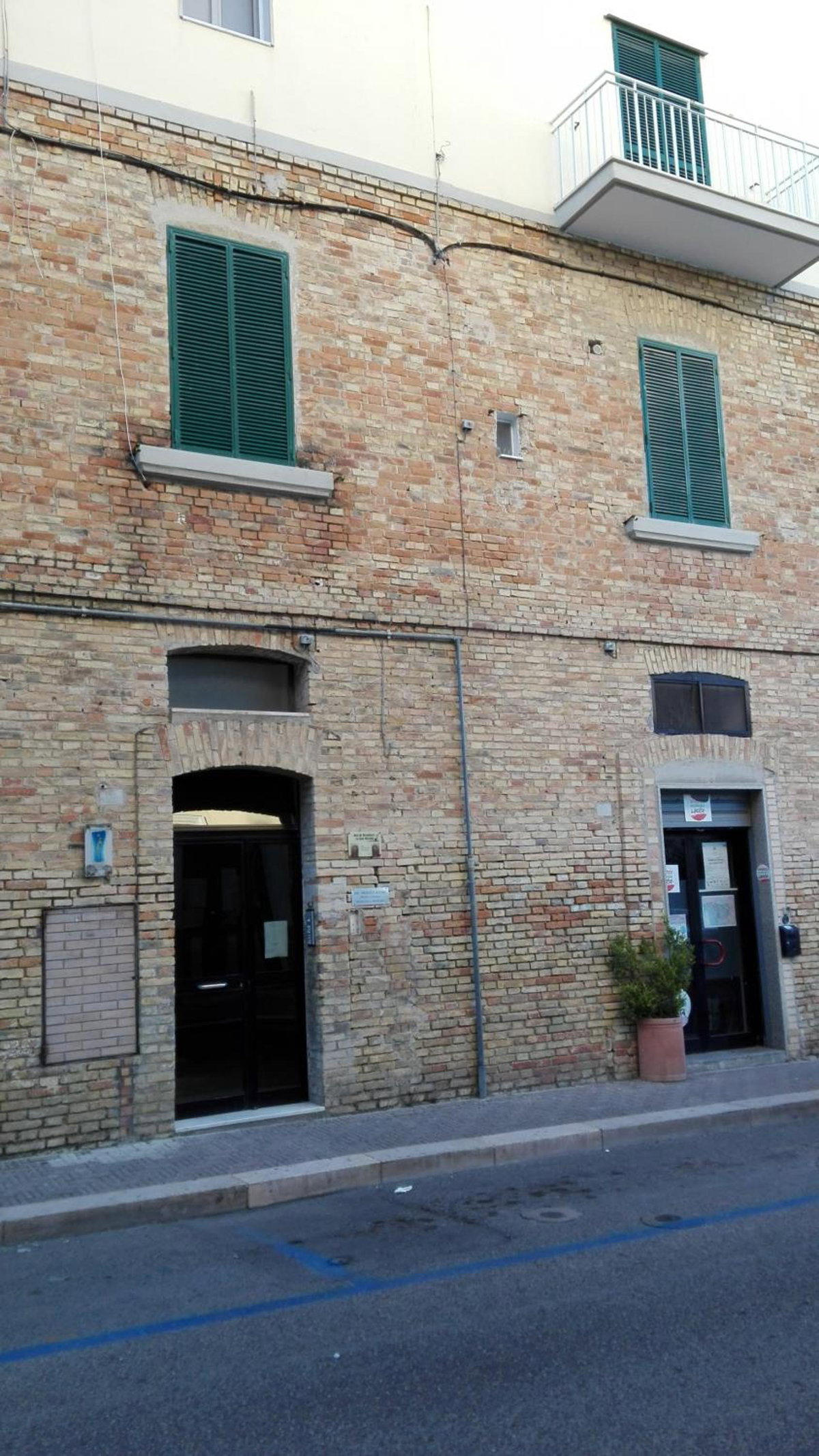 Le Due Nicchie, Italy