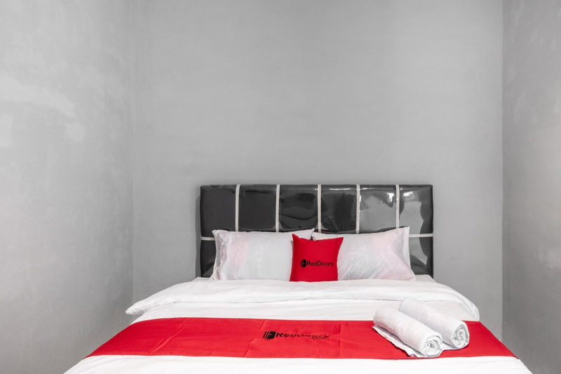 RedDoorz near Manhattan Square Medan, Pulauberayan, Indonesia