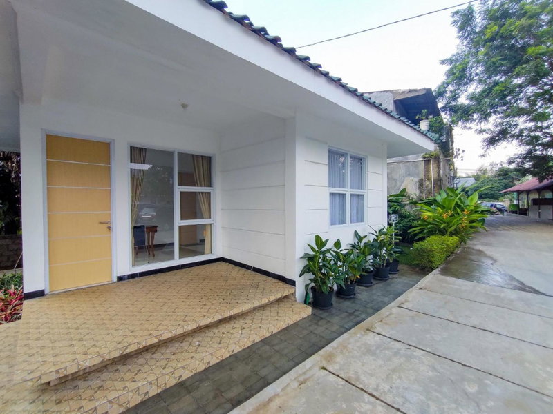 RedDoorz at Batutulis Bogor Villa Papatong by M, Bogor, Indonesia