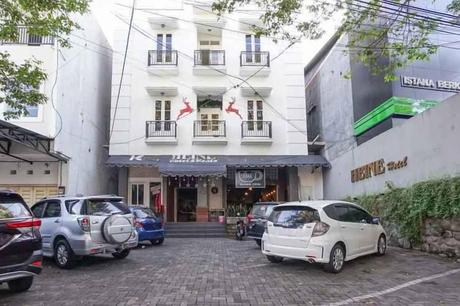 Heine Hotel, Manado, Indonesia