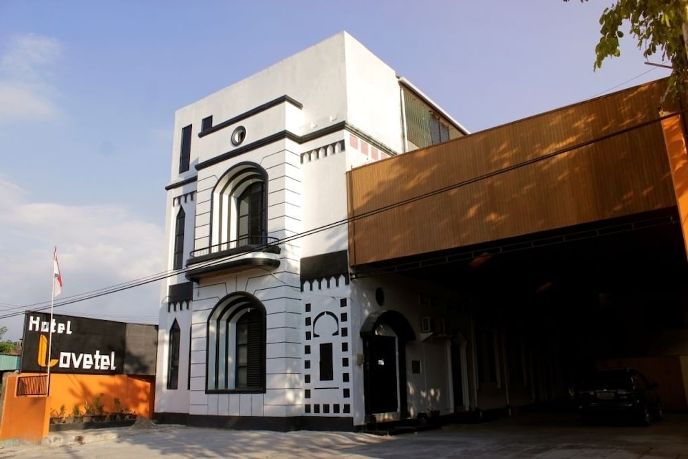 Hotel · Lovetel, Padang
