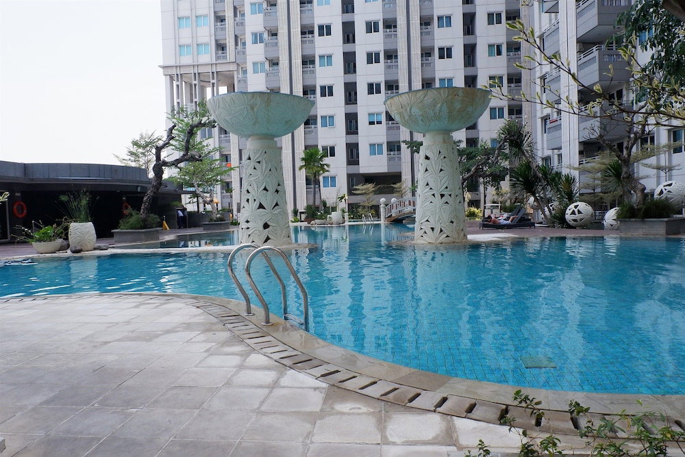 Hotel · Close to Pool Studio Apartment Sky Terrace at Daan Mogot Baru, Jakarta
