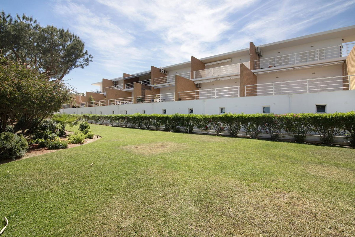 Hotel · Yara Beach Apartments with Terrace, Albufeira
