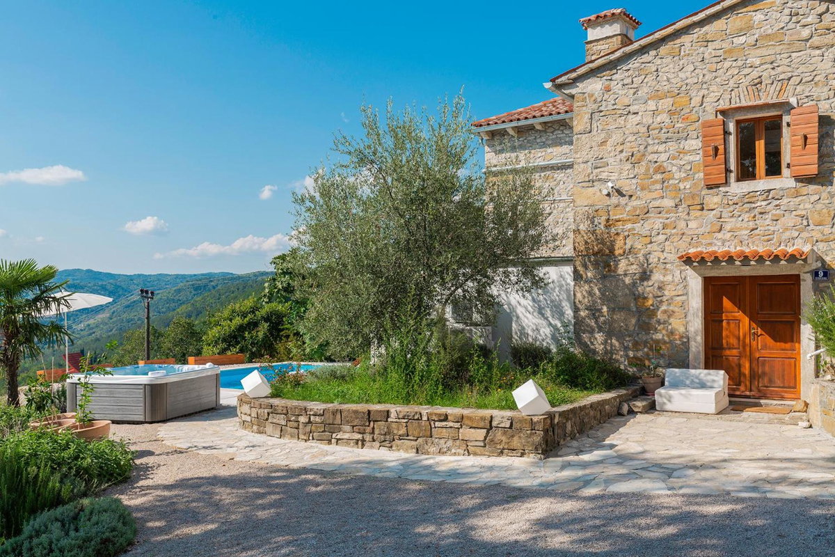 Hotel · Villa Sussini, Krbune