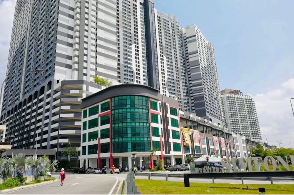 Hotel · Symphony Tower by Emily in Town, Seri Kembangan