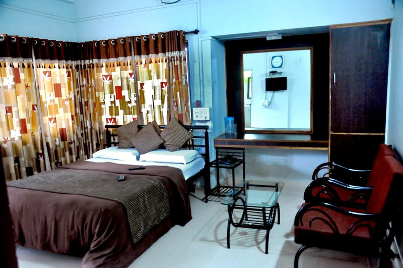 Radhanand Holiday Home, Panhāla, India
