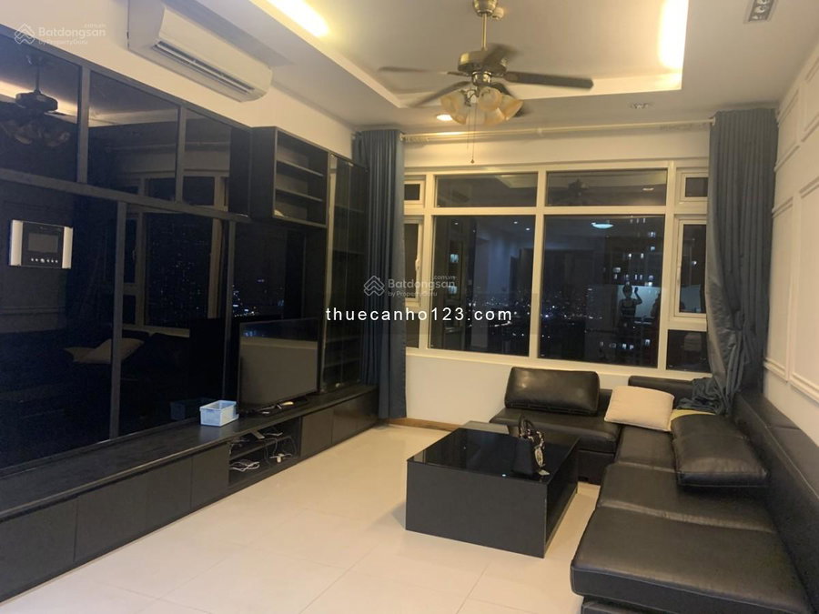 Apartment for rent in Ho Chi Minh City, Vietnam · Saigon Pearl · 2 rooms, 2 baths