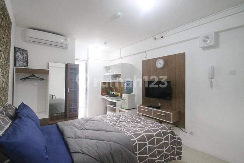 Apartment for rent in West Jakarta, Indonesia · Green Pramuka City Apartment · 1 room, 1 bath
