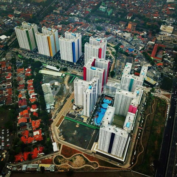 Apartment for rent in West Jakarta, Indonesia · Green Pramuka City Apartment · 1 room, 1 bath