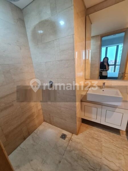 Apartment for rent in Jakarta, Indonesia · Holland Village Apartments · 3 rooms, 2 baths