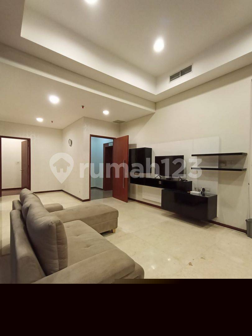Senopati Suites, Индонезия