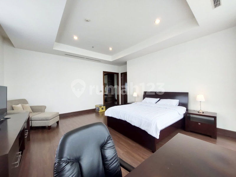 Apartment for rent in Jakarta, Indonesia · Pakubuwono Signature Apartment · 4 rooms, 4 baths