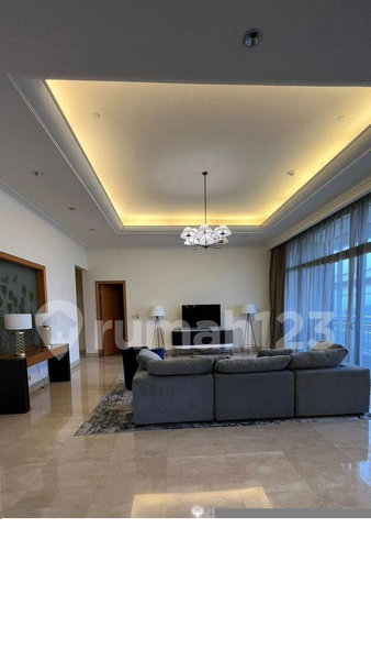 Apartment for rent in Jakarta, Indonesia · Airlangga · 4 rooms, 4 baths
