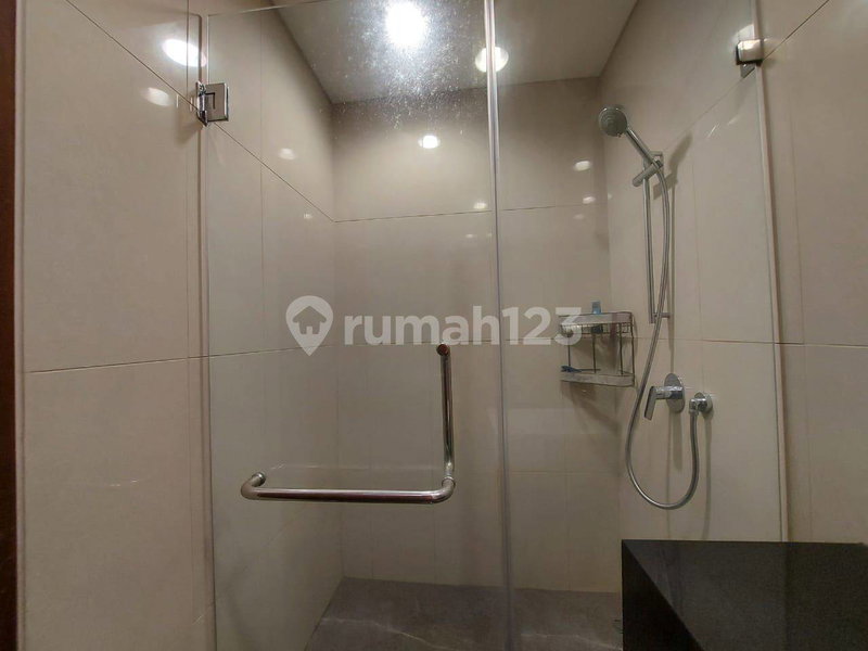 Apartment for rent in Jakarta, Indonesia · Mtown · 3 rooms, 2 baths