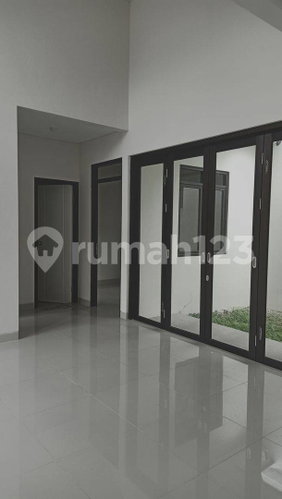House for rent in Tangerang, Indonesia · Sukasari · 1 room, 1 bath