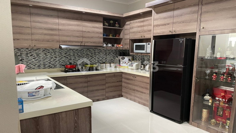 House for rent in Tangerang, Indonesia · Sukasari · 3 rooms, 3 baths