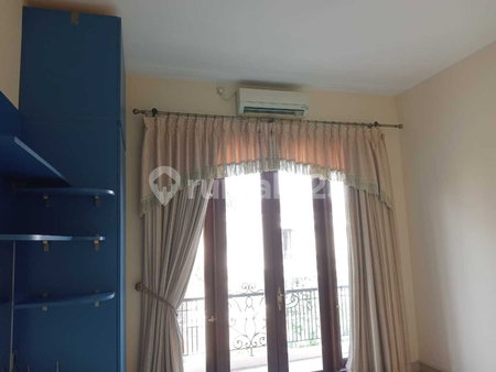 House for rent in South Jakarta, Indonesia · Kebayoran Lama · 6 rooms, 5 baths