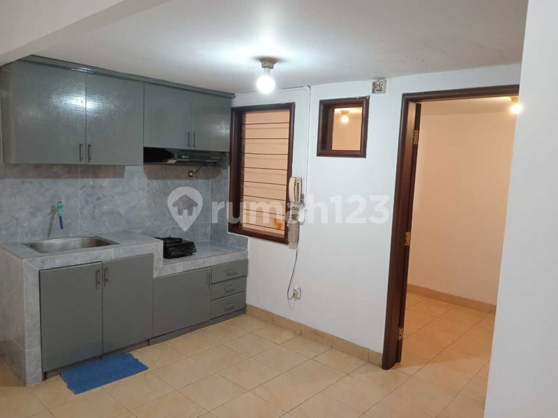 House for rent in South Jakarta, Indonesia · Kebayoran Lama · 6 rooms, 5 baths