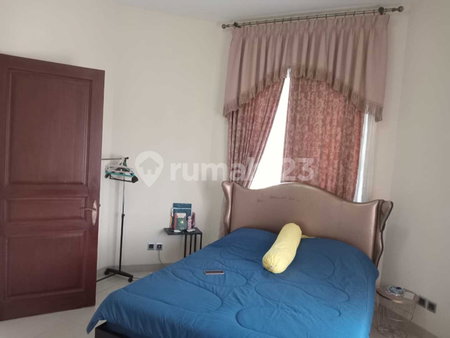 House for rent in South Jakarta, Indonesia · Kebayoran Lama · 6 rooms, 5 baths