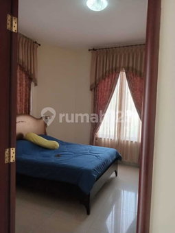 House for rent in South Jakarta, Indonesia · Kebayoran Lama · 6 rooms, 5 baths
