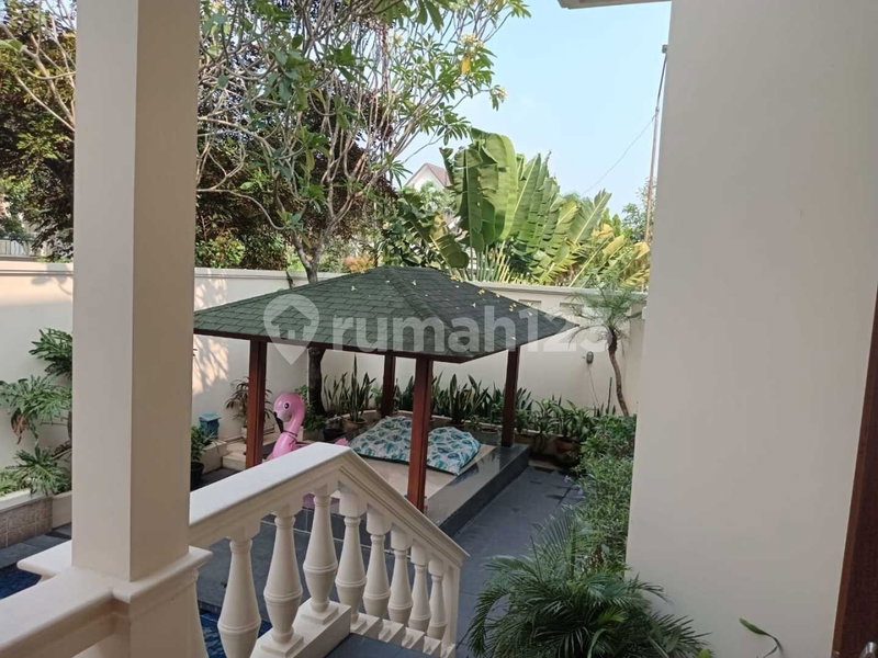 House for rent in South Jakarta, Indonesia · Kebayoran Lama · 6 rooms, 5 baths