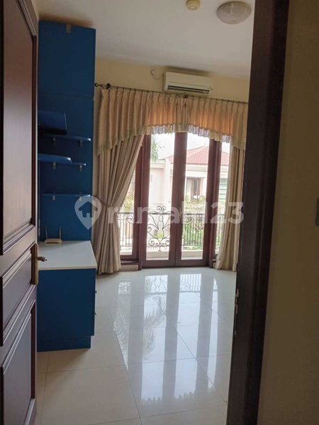 House for rent in South Jakarta, Indonesia · Kebayoran Lama · 6 rooms, 5 baths
