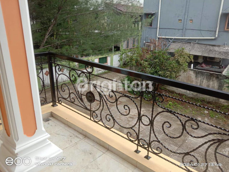 House for rent in Surabaya, Indonesia · 3 rooms, 2 baths