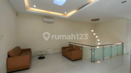 House for rent in Surabaya, Indonesia · 4 rooms, 3 baths