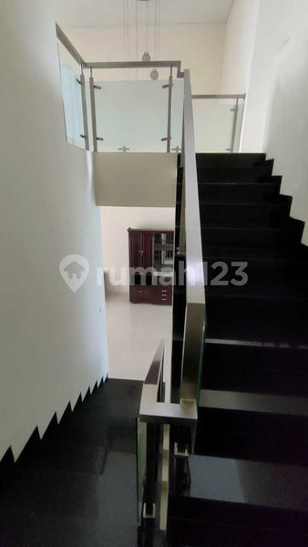 House for rent in Surabaya, Indonesia · 4 rooms, 3 baths