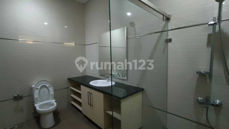 House for rent in Surabaya, Indonesia · 4 rooms, 3 baths