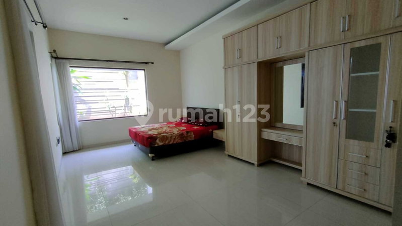 House for rent in Surabaya, Indonesia · 4 rooms, 3 baths