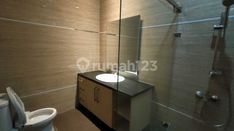 House for rent in Surabaya, Indonesia · 4 rooms, 3 baths