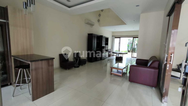 House for rent in Surabaya, Indonesia · 4 rooms, 3 baths