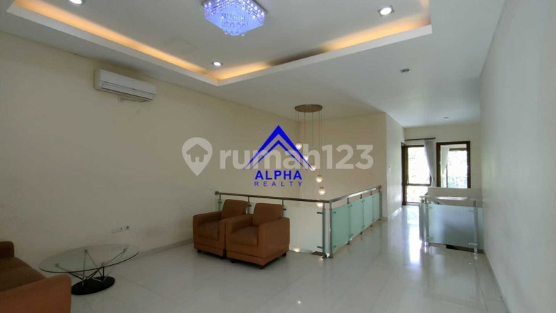 House for rent in Surabaya, Indonesia · 4 rooms, 3 baths