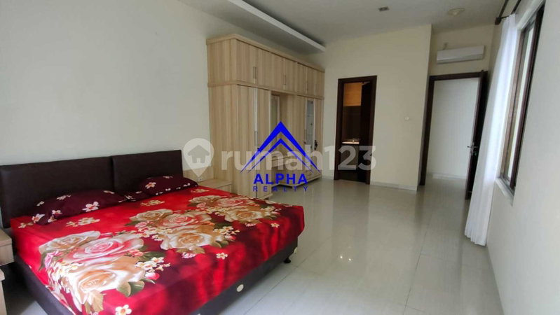 House for rent in Surabaya, Indonesia · 4 rooms, 3 baths