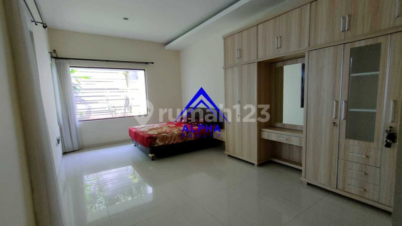 House for rent in Surabaya, Indonesia · 4 rooms, 3 baths