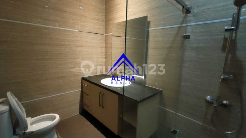 House for rent in Surabaya, Indonesia · 4 rooms, 3 baths