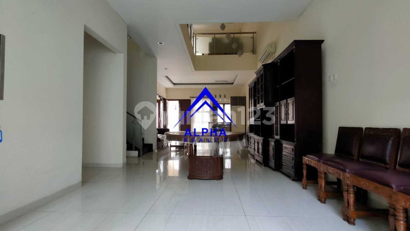House for rent in Surabaya, Indonesia · 4 rooms, 3 baths