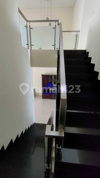 House for rent in Surabaya, Indonesia · 4 rooms, 3 baths