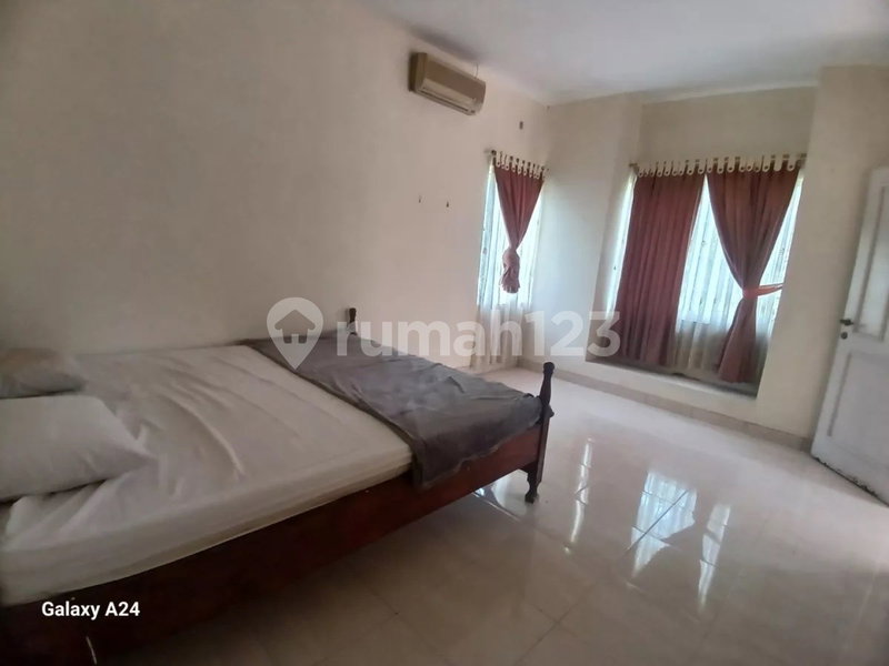 House for rent in Semarang, Indonesia · 4 rooms, 3 baths
