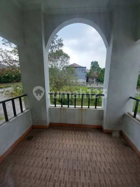 House for rent in Semarang, Indonesia · 4 rooms, 3 baths