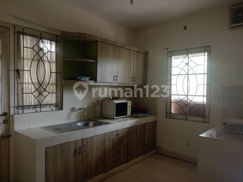 House for rent in Semarang, Indonesia · 4 rooms, 3 baths