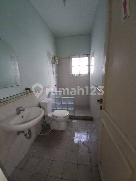 House for rent in Semarang, Indonesia · 4 rooms, 3 baths
