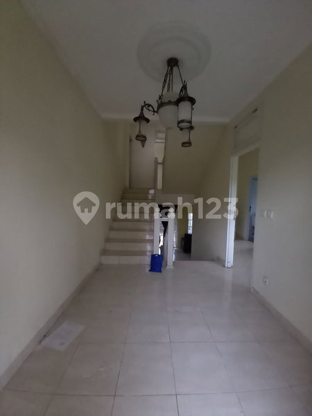 House for rent in Semarang, Indonesia · 4 rooms, 3 baths