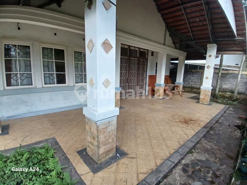 House for rent in Semarang, Indonesia · 4 rooms, 3 baths