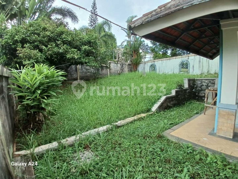 House for rent in Semarang, Indonesia · 4 rooms, 3 baths